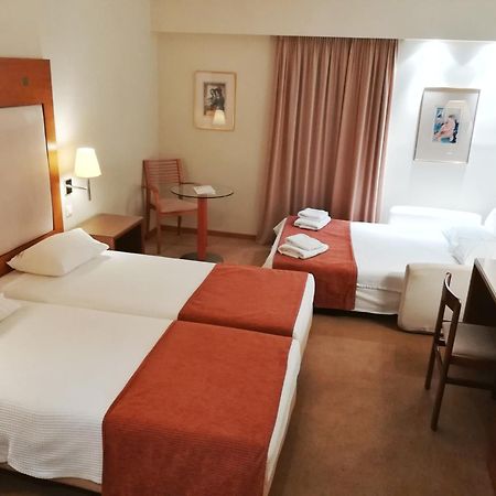 โรงแรมเอเทรียน Heraklion  ภายนอก รูปภาพ