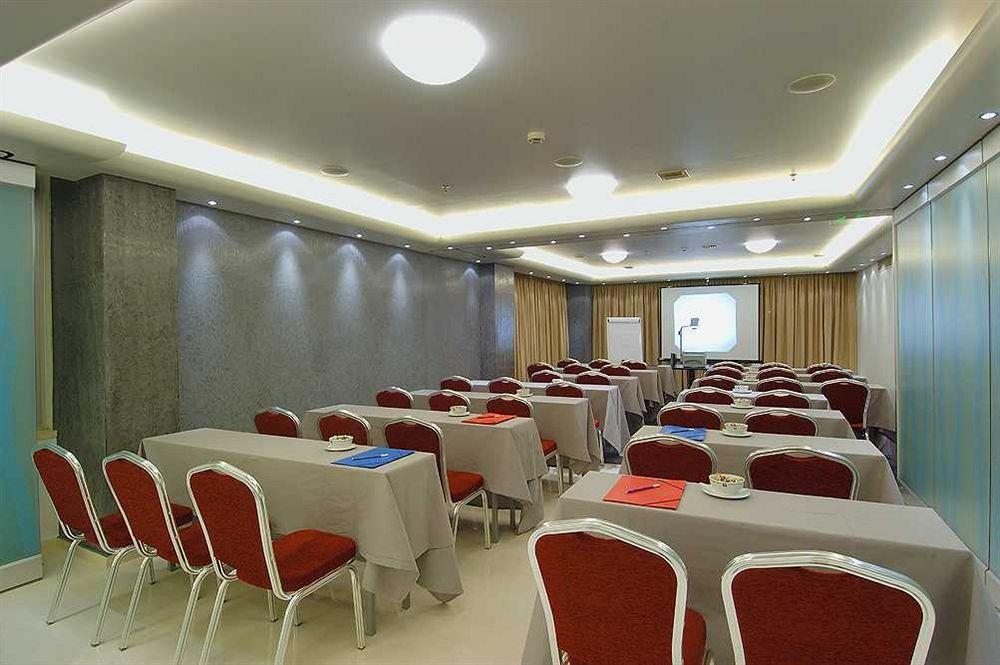 โรงแรมเอเทรียน Heraklion  ภายนอก รูปภาพ