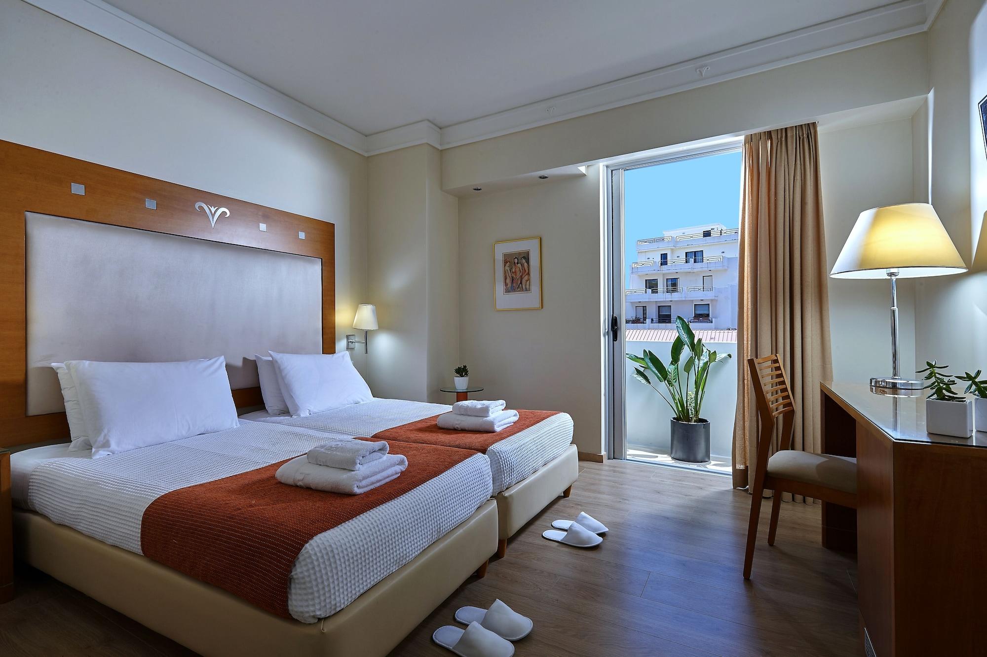 โรงแรมเอเทรียน Heraklion  ภายนอก รูปภาพ