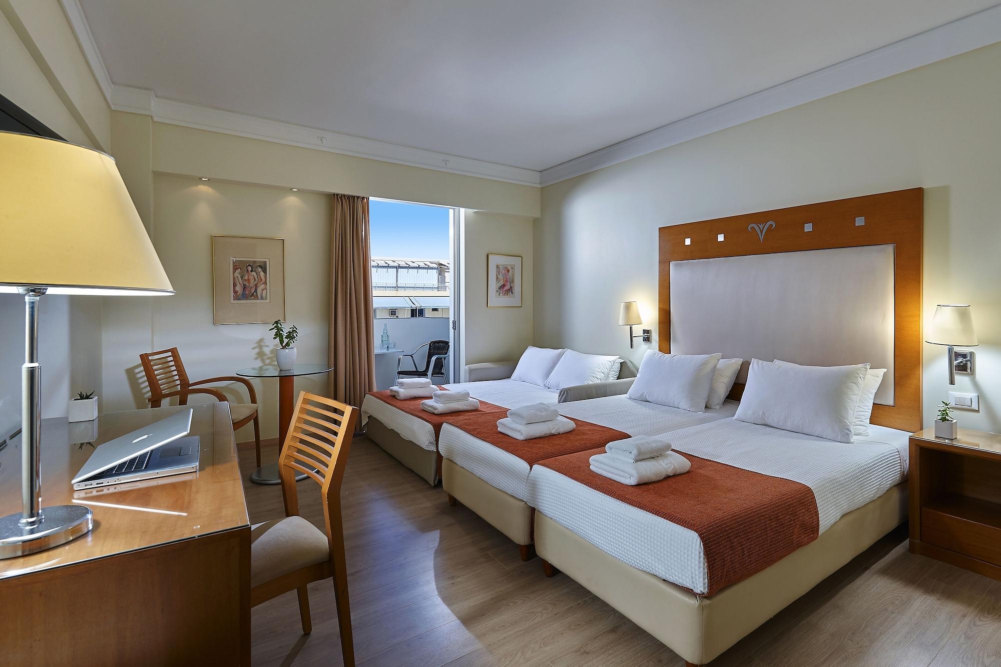 โรงแรมเอเทรียน Heraklion  ภายนอก รูปภาพ