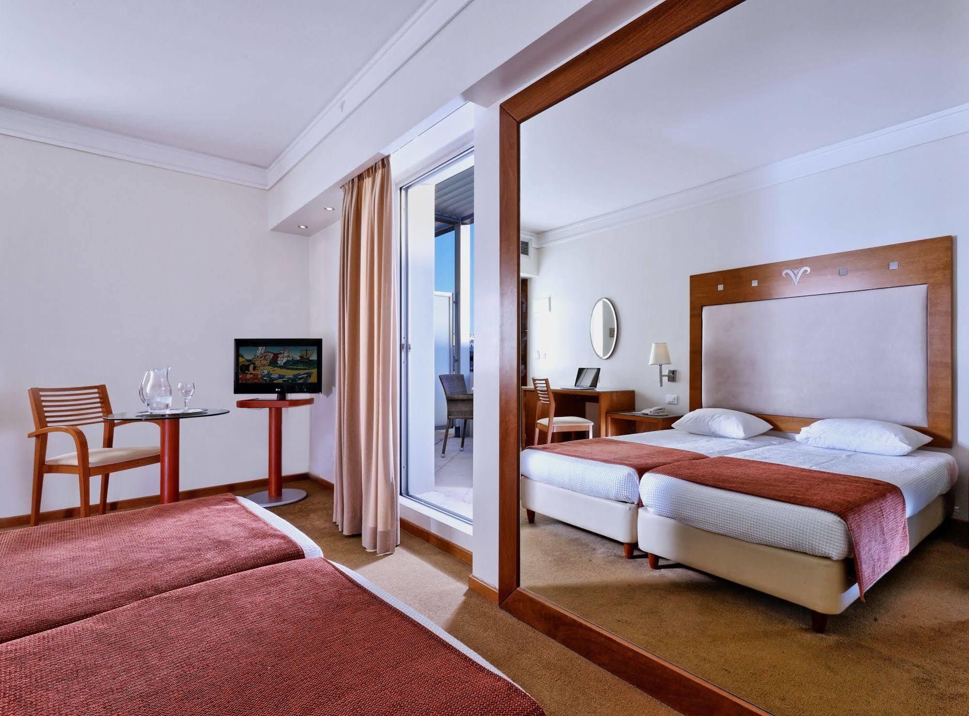 โรงแรมเอเทรียน Heraklion  ห้อง รูปภาพ