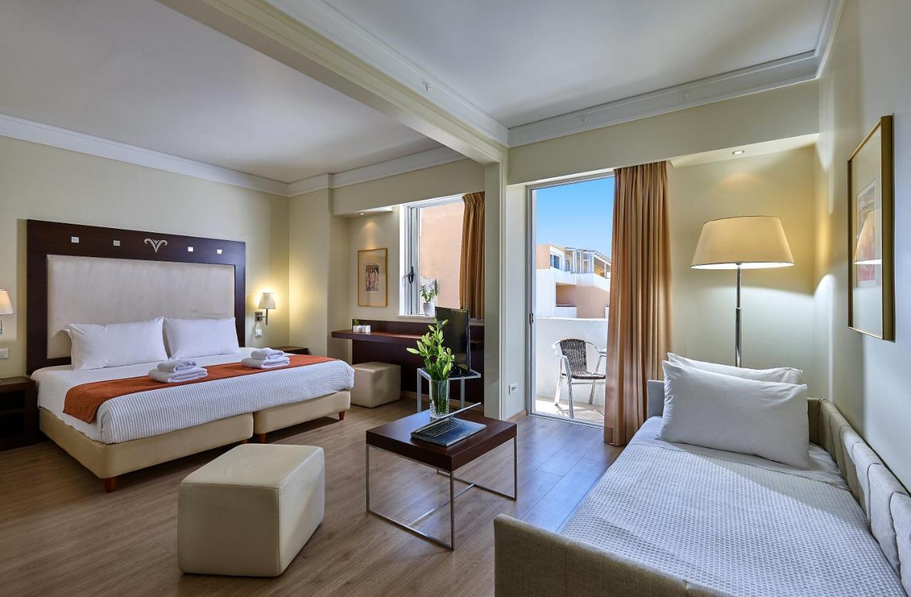 โรงแรมเอเทรียน Heraklion  ภายนอก รูปภาพ