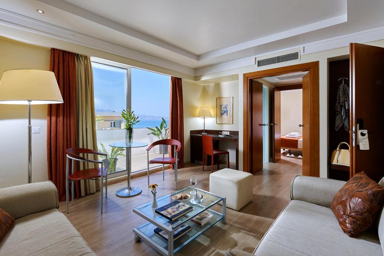 โรงแรมเอเทรียน Heraklion  ภายนอก รูปภาพ